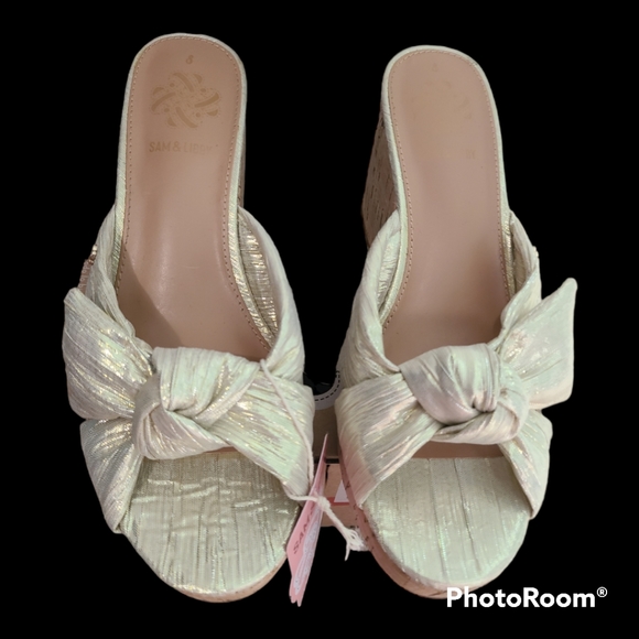 SAM & LIBBY Women's Size 8 Gold Leaf Wedges - Picture 5 of 12